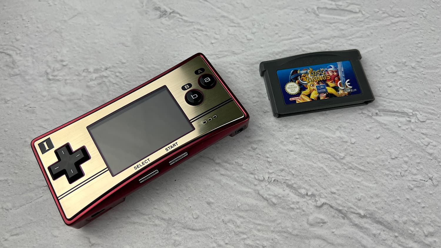 Game Boy Micro и Game Boy Advance картридж
