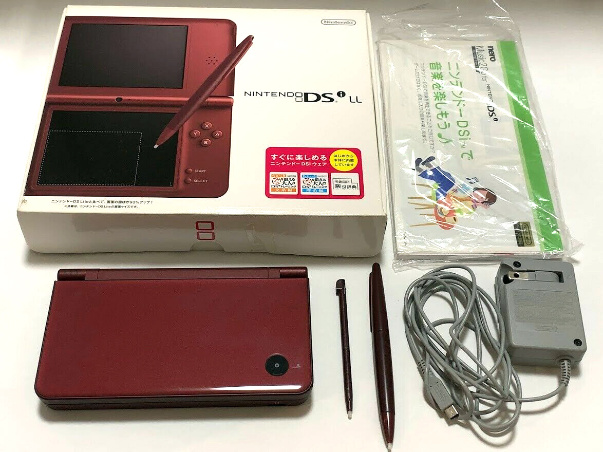 Nintendo DSi XL комплект