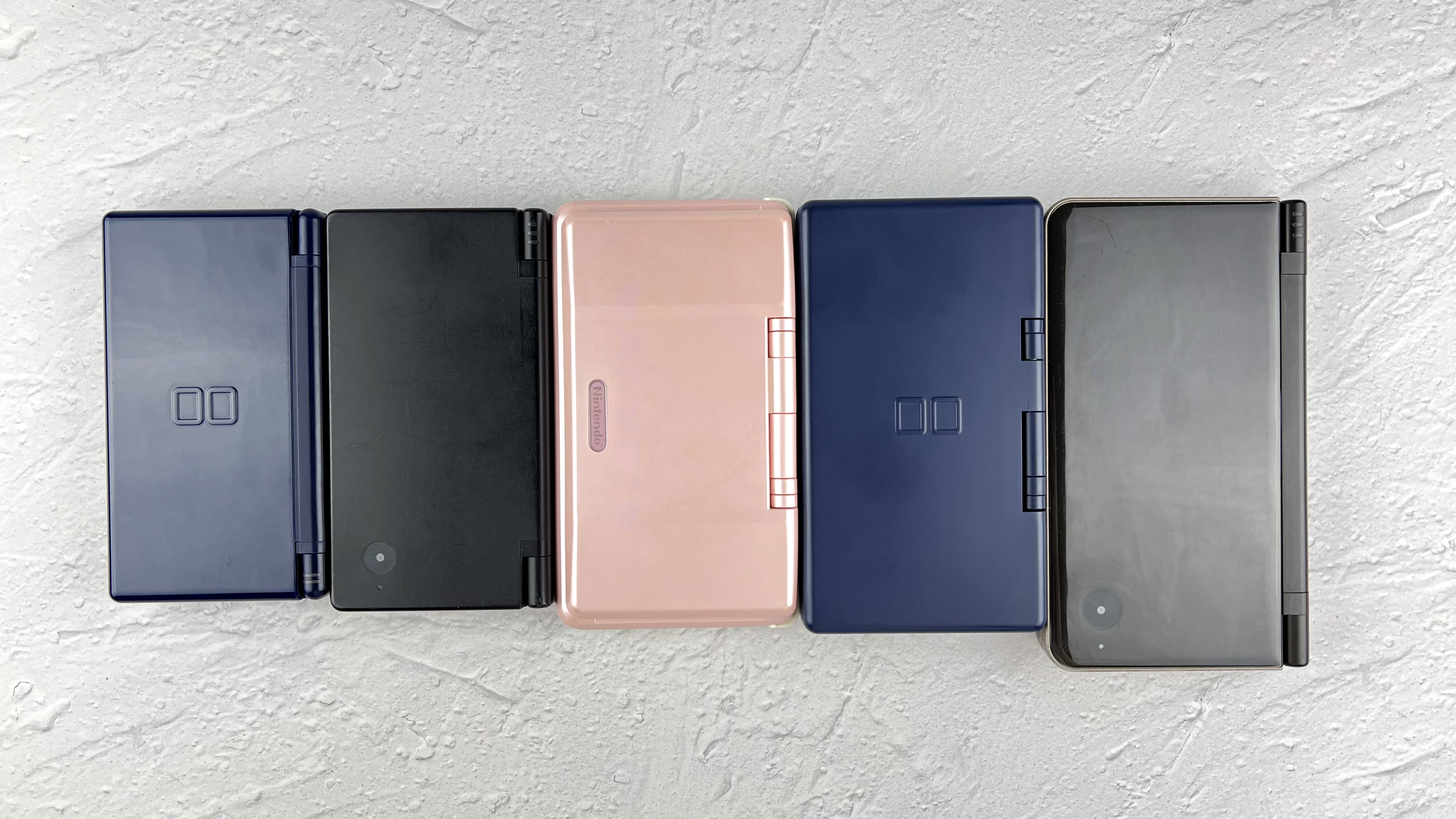Семейство Nintendo DS размеры