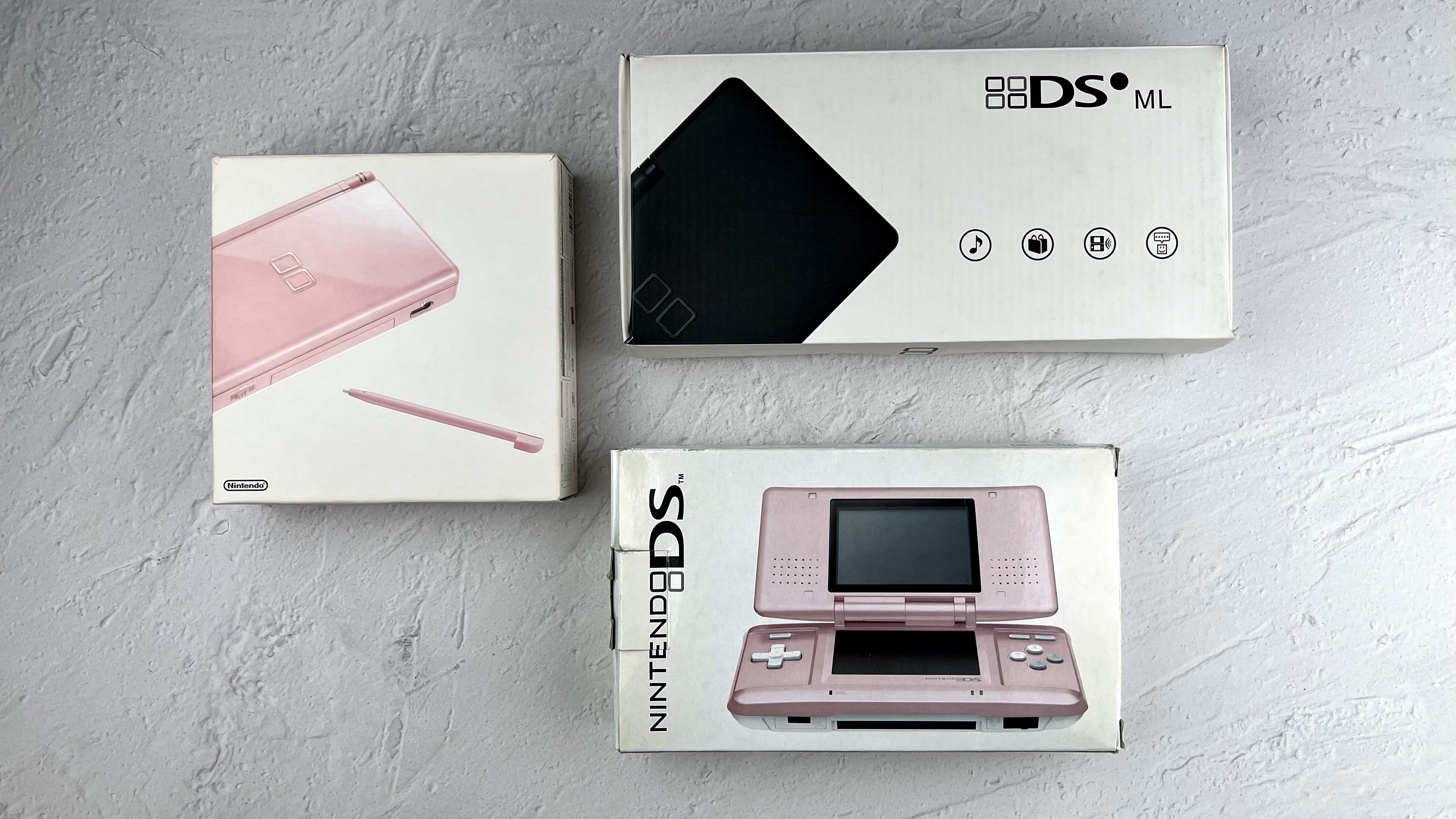 Семейство Nintendo DS коробки