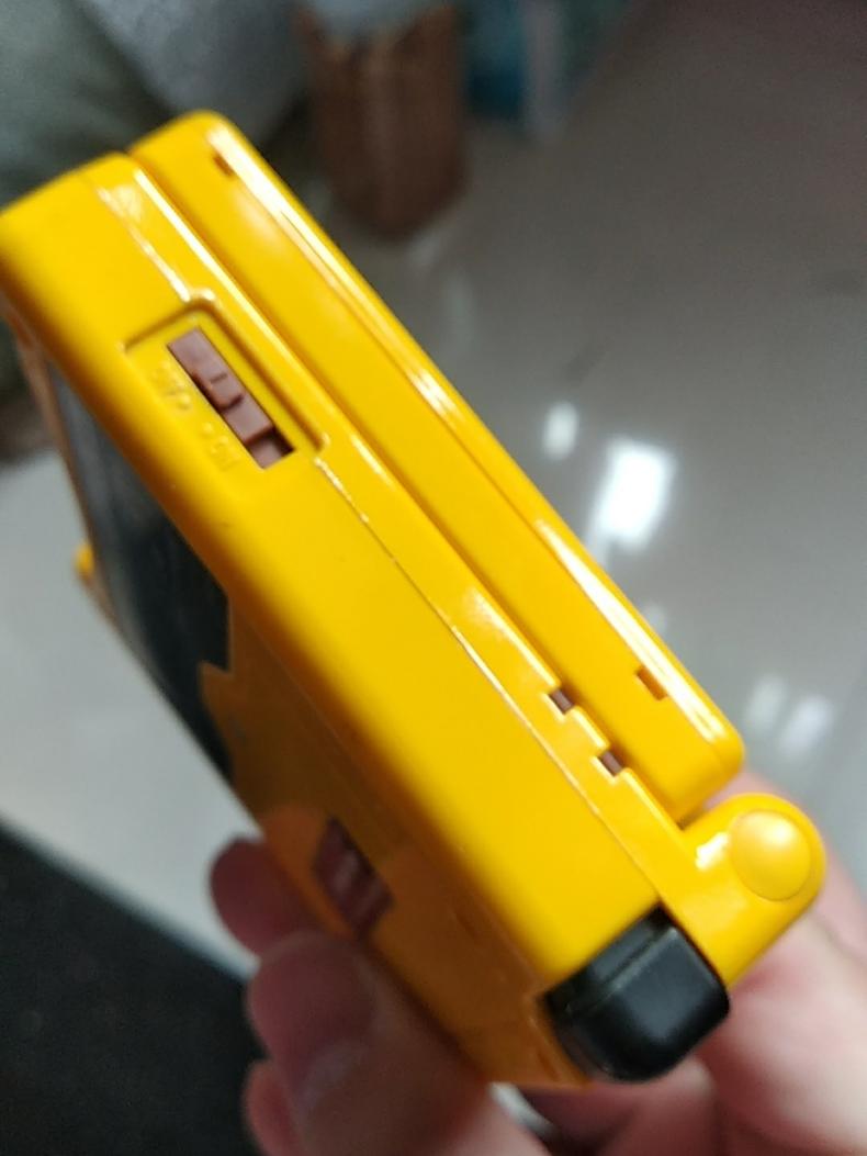 Game Boy Advance SP Pikachu
