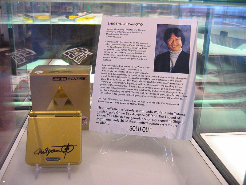 GBA SP Zelda Sigeru Miyamoto Sign
