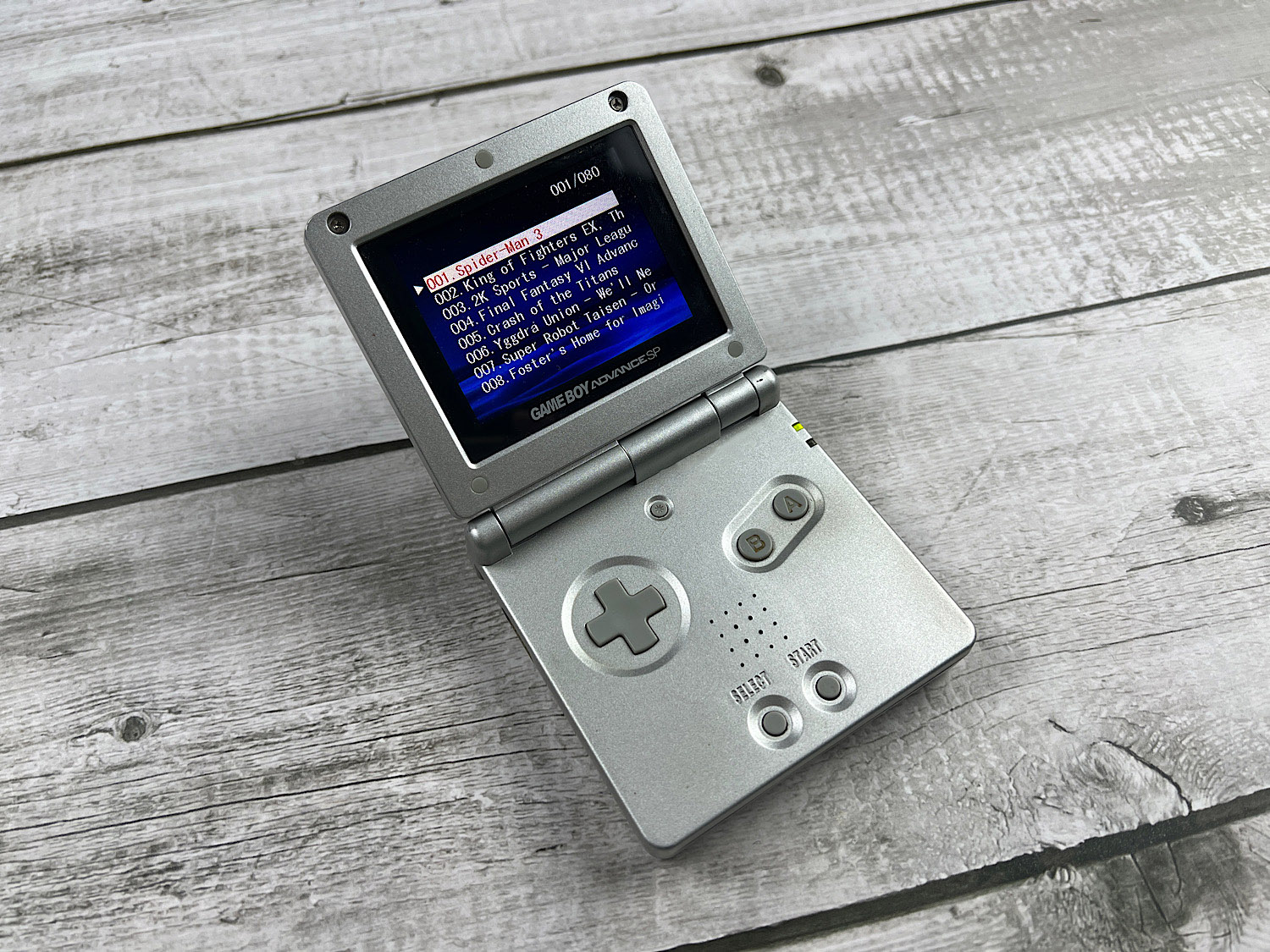 Поддельный Game Boy Advance SP встроенные игры