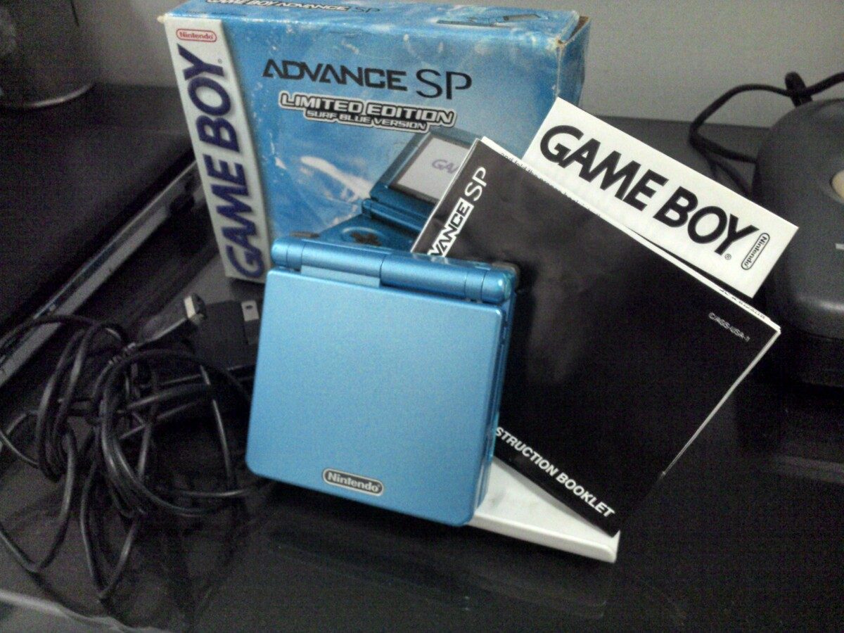 Game Boy Advance SP Surf Blue