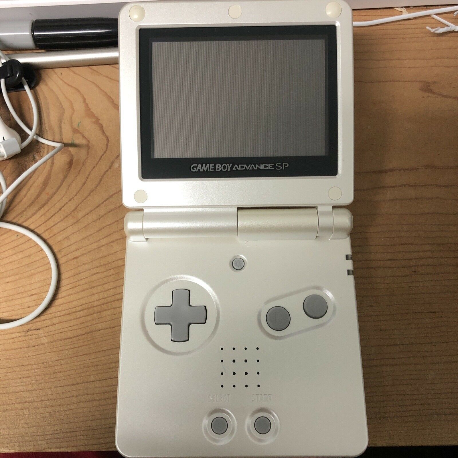 Game Boy Advance SP Pearl White
