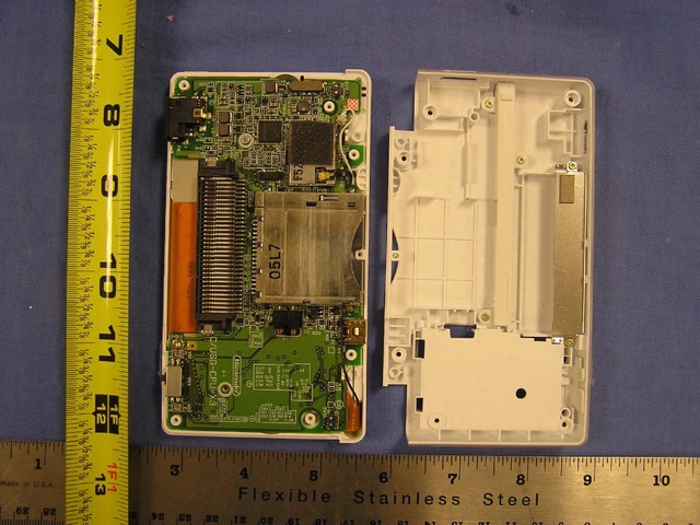 прототип Nintendo DS Lite с номером C/USG-CPU-X3